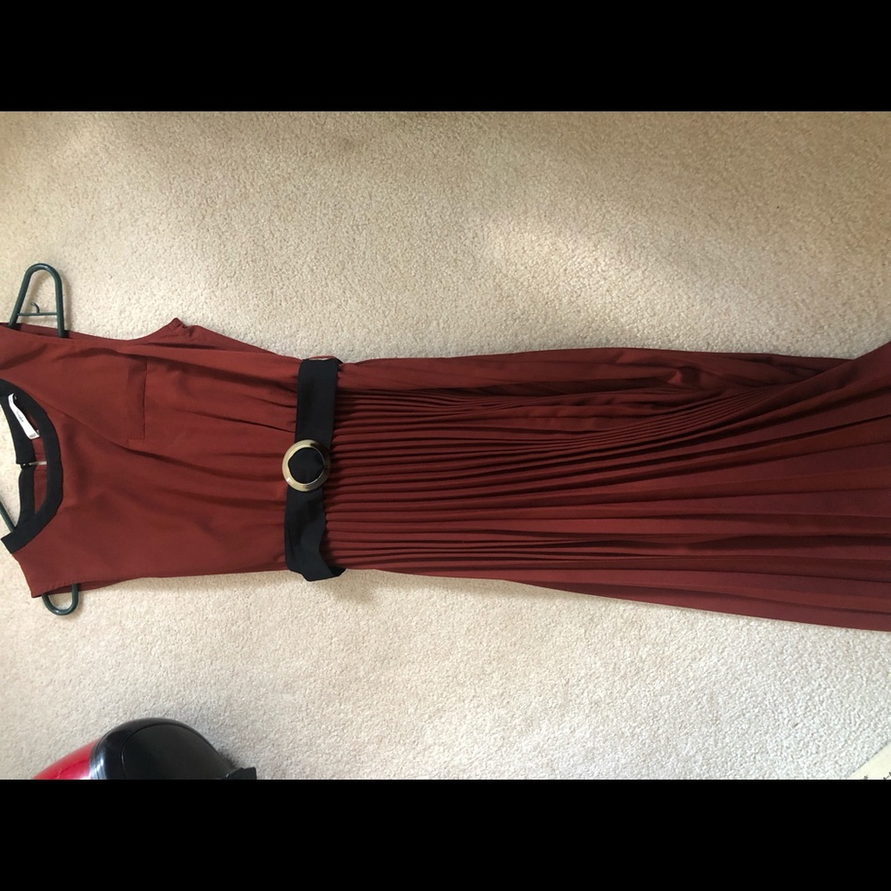 Pleated chiffon sleeveless dress